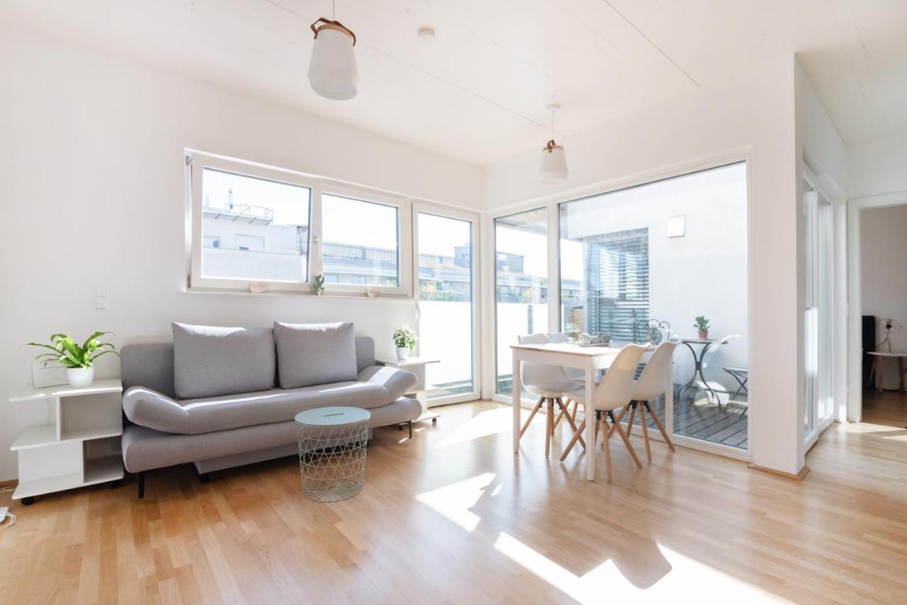 Helles, Neues Dg Apartment Mit Blick Zum Donauturm 维也纳 外观 照片
