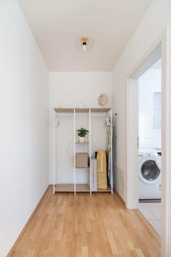 Helles, Neues Dg Apartment Mit Blick Zum Donauturm 维也纳 外观 照片