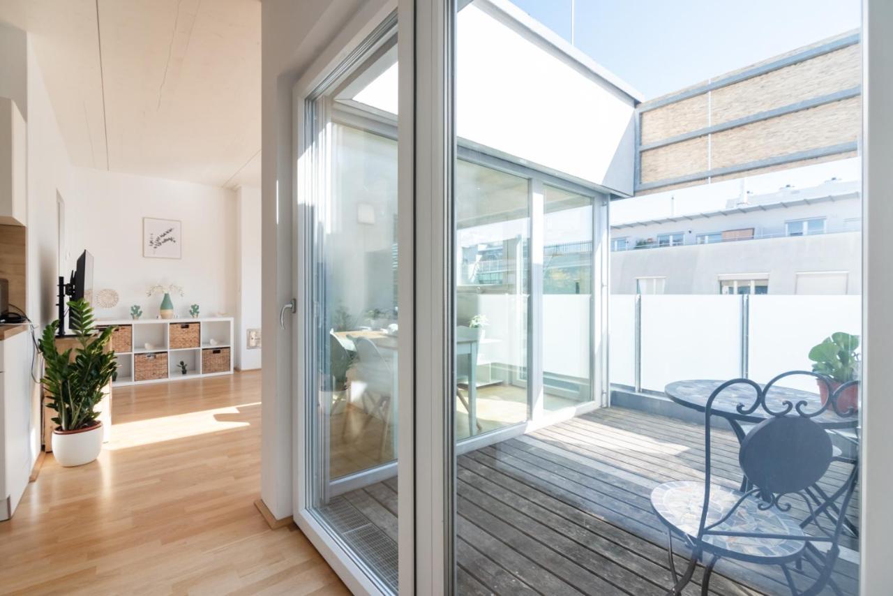 Helles, Neues Dg Apartment Mit Blick Zum Donauturm 维也纳 外观 照片