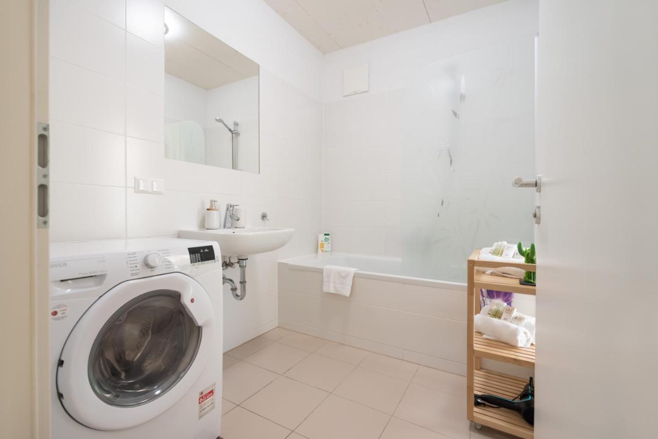 Helles, Neues Dg Apartment Mit Blick Zum Donauturm 维也纳 外观 照片