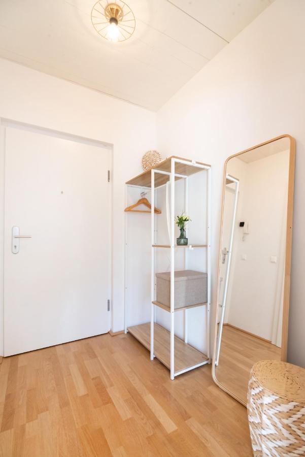 Helles, Neues Dg Apartment Mit Blick Zum Donauturm 维也纳 外观 照片