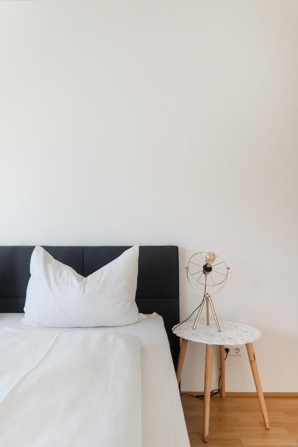 Helles, Neues Dg Apartment Mit Blick Zum Donauturm 维也纳 外观 照片