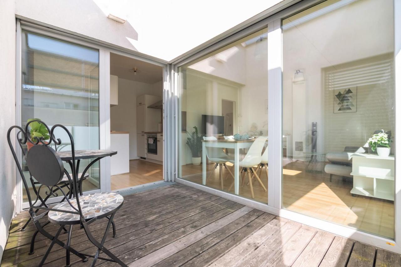 Helles, Neues Dg Apartment Mit Blick Zum Donauturm 维也纳 外观 照片